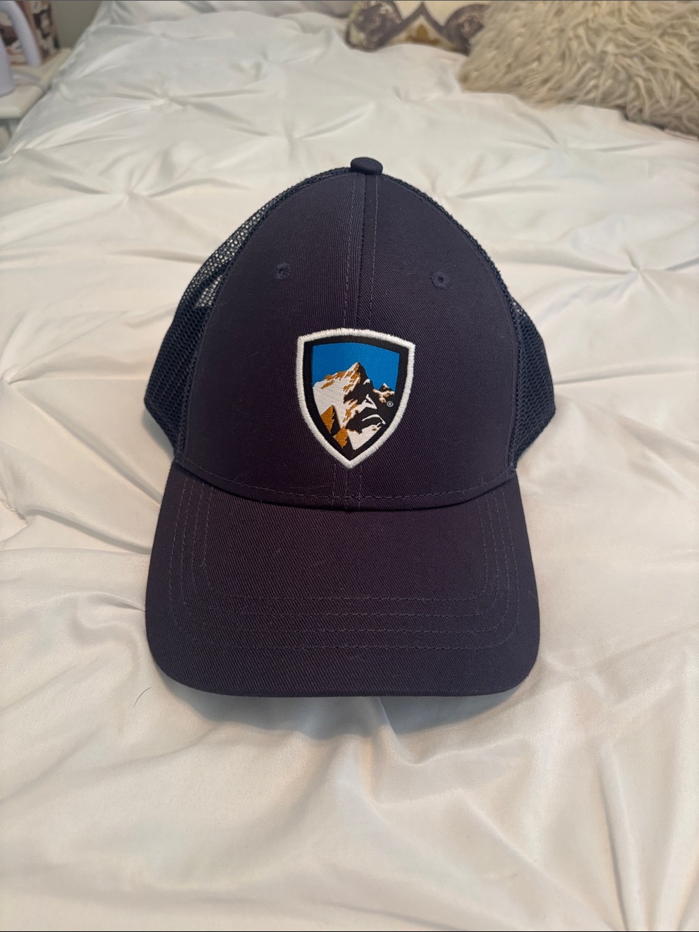 Kuhl Navy Trucker Cap with Kuhl Logo Patch Snap Back - Picture 2 of 5